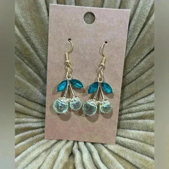Handmade green cherry’s earrings. - Picture 3 of 4
